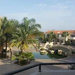 Crown Henipa Hotel 3*