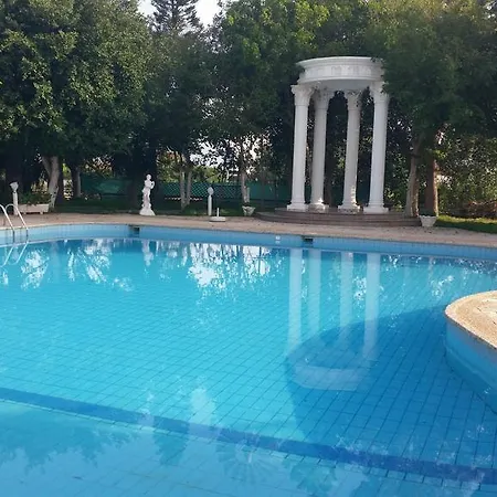 Crown Henipa 3* Larnaka