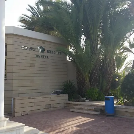 Hotel Crown Henipa