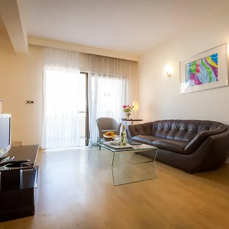 Hotel Crown Henipa 3*
