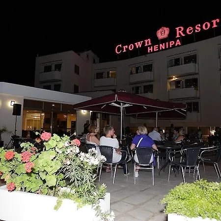 Crown Henipa Hotel 3*