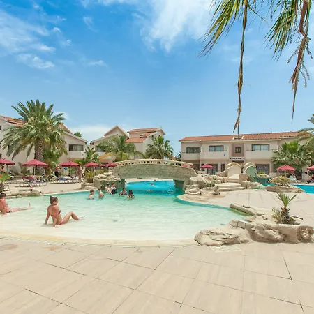 Hotel Crown Henipa Lárnaca