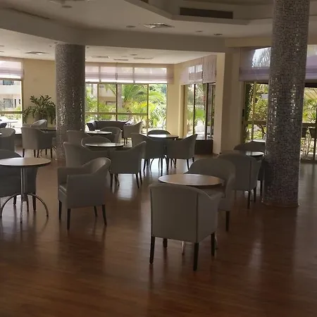 Hotel Crown Henipa