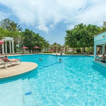 Hotel Crown Henipa