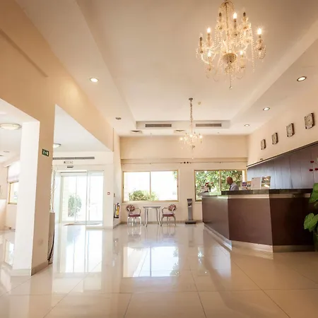 Crown Henipa 3*