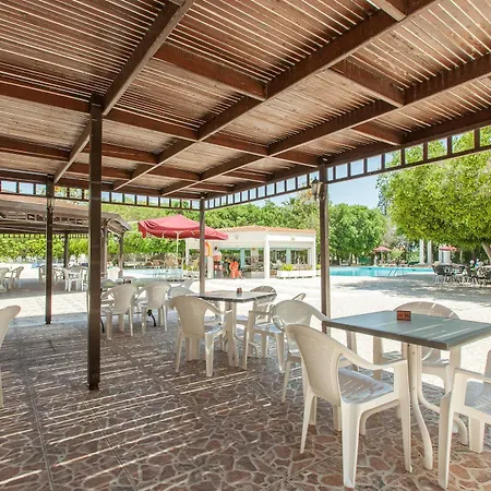 Crown Henipa 3* Larnaka