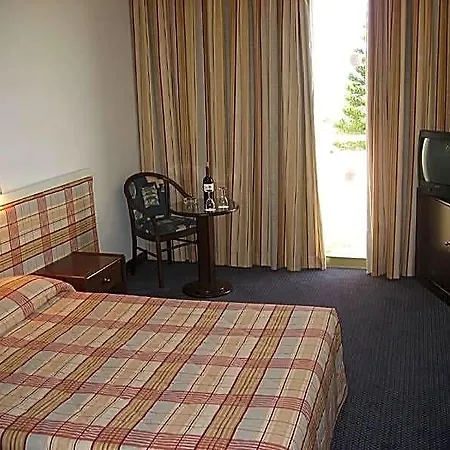 Crown Henipa 3*