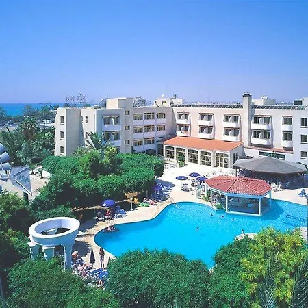 מלון Crown Henipa 3*