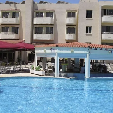 Otel Crown Henipa 3*