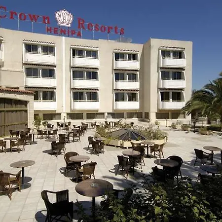 Crown Henipa מלון לרנקה