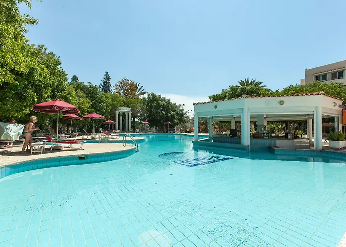 Crown Henipa 3*