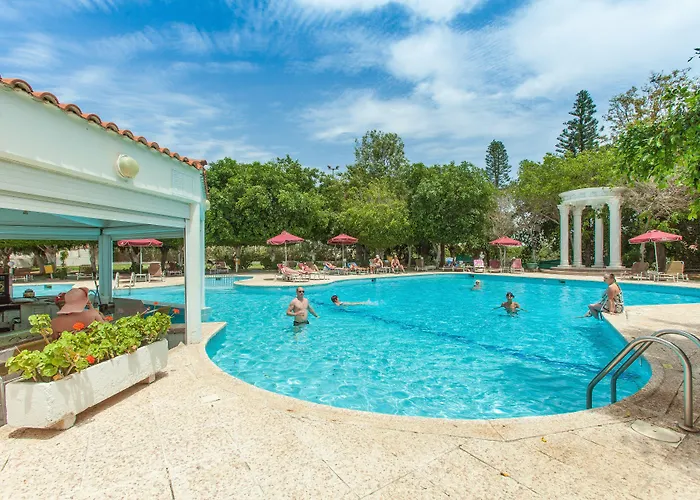 Hotell Crown Henipa Larnaca