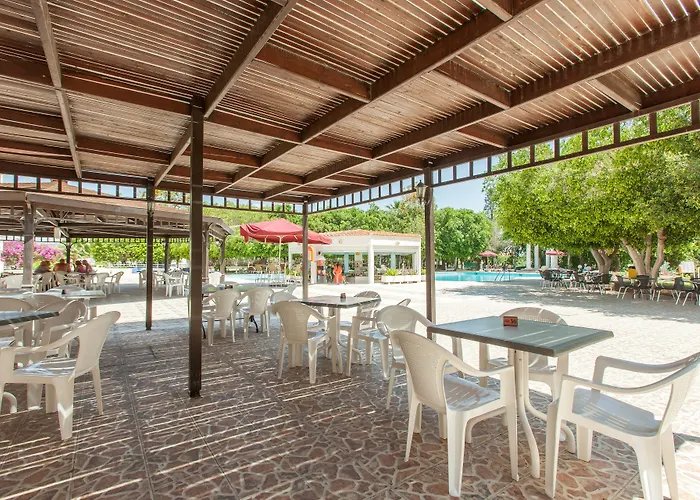 Crown Henipa Hotell 3*