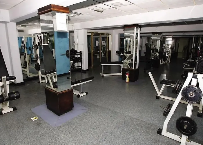 Hotell Crown Henipa Larnaca