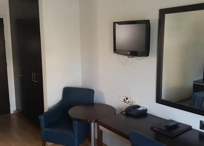 Crown Henipa 3* Larnaca