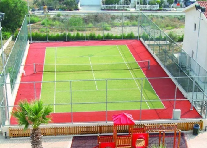 Crown Henipa Larnaca