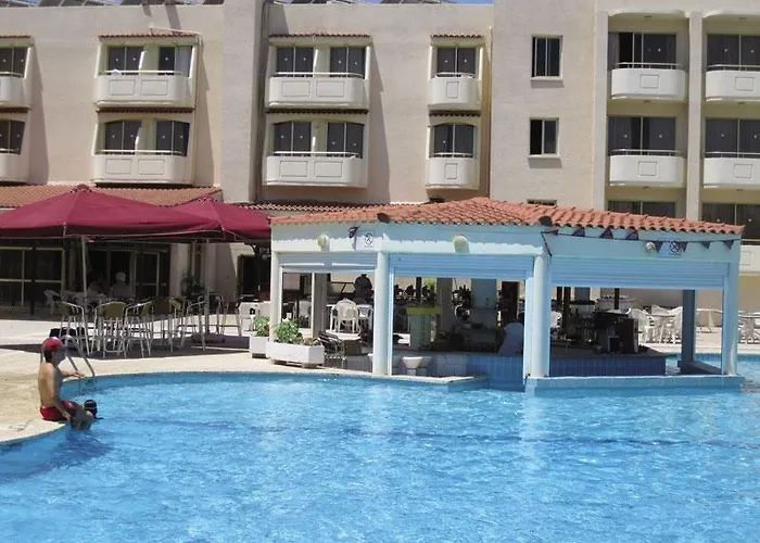 Hotell Crown Henipa 3*