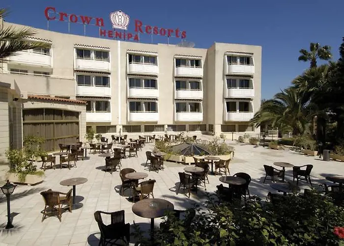 Crown Henipa Hotell Larnaca