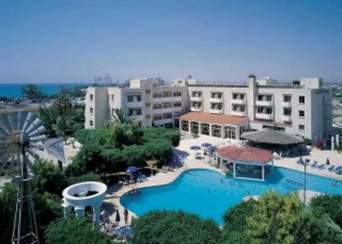 Ξενοδοχείο Crown Henipa 3*