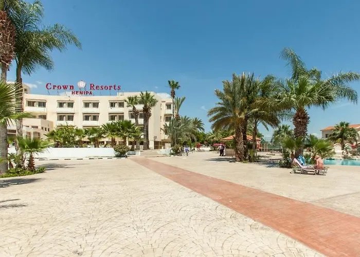 Hotell Crown Henipa Larnaca