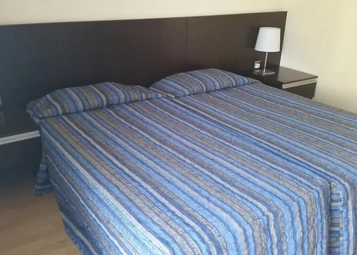 Hotell Crown Henipa Larnaca