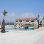 Hotel Crown Henipa