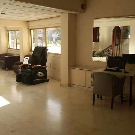 Crown Henipa Hotel 3*