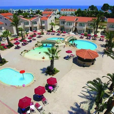 Crown Henipa Hotel 3*