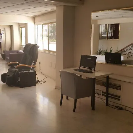 Crown Henipa Larnaca