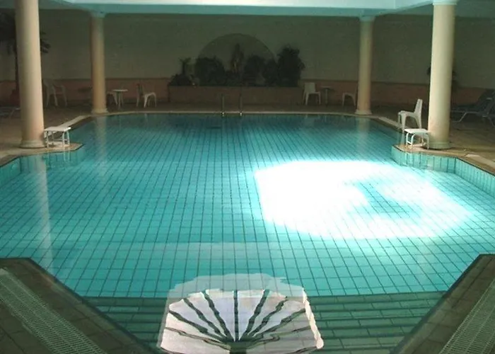 Otel Crown Henipa Larnaca