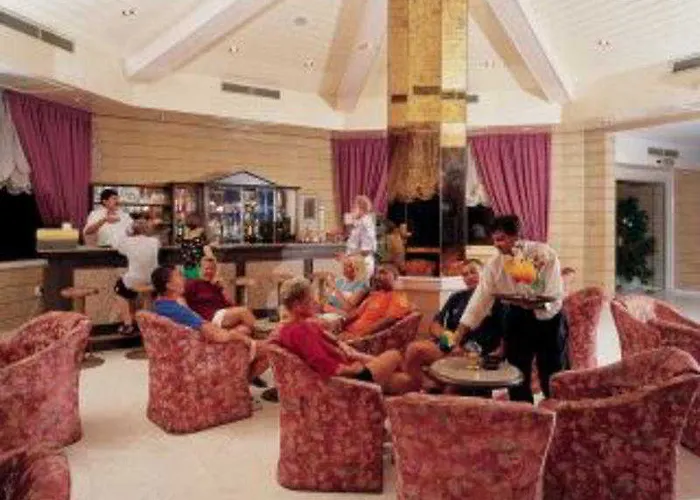 Otel Crown Henipa